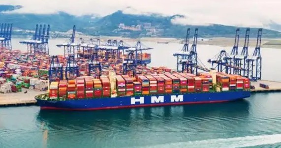 國(guó)際物流中海運(yùn)和鐵路運(yùn)輸?shù)膬?yōu)劣勢(shì)對(duì)比